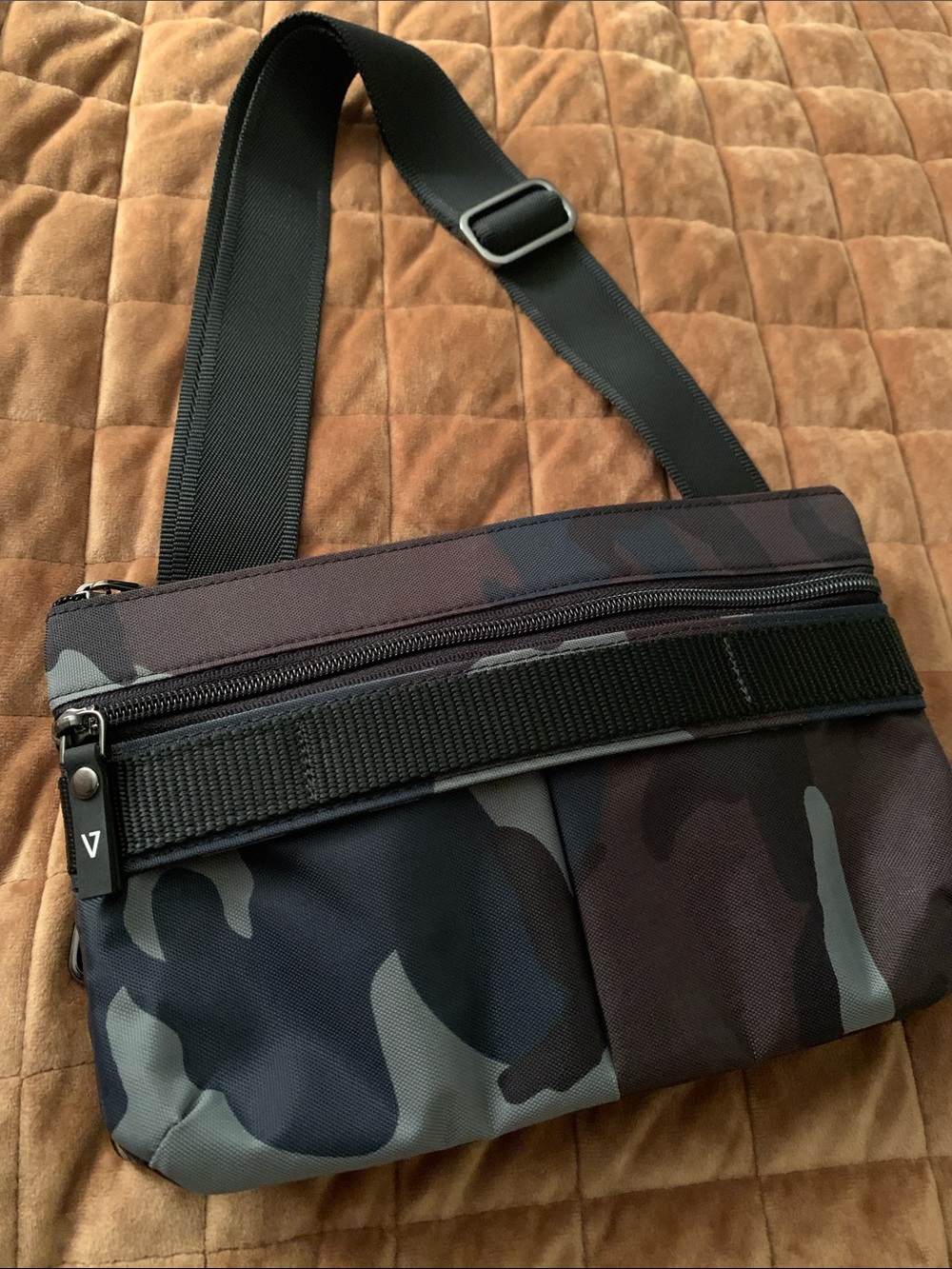 ANDI Camouflage Crossbody Bag for Women - Black/Grey